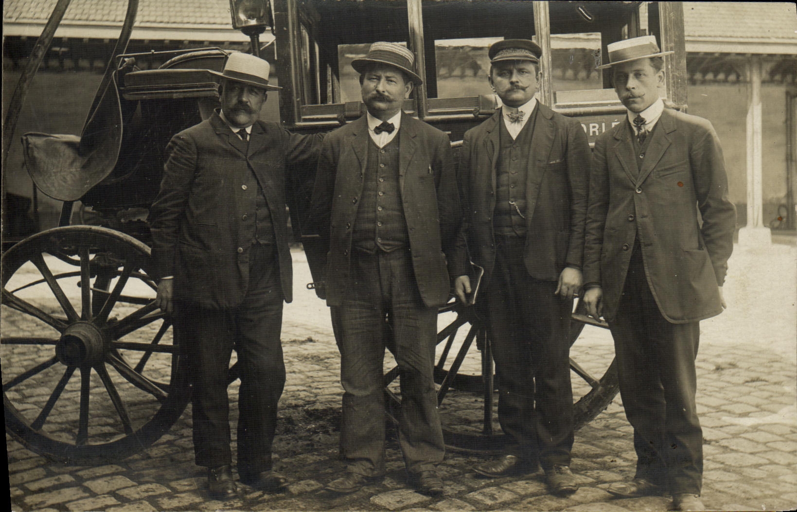 CARTE PHOTO Caleche Voiture