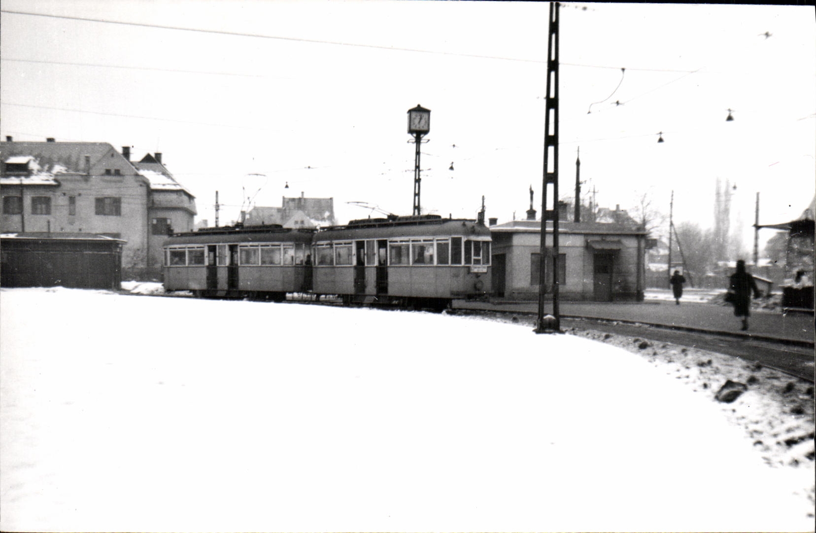 Tramway à Vršovice — station enneigée — CPAPHIL n°195 - Anverso