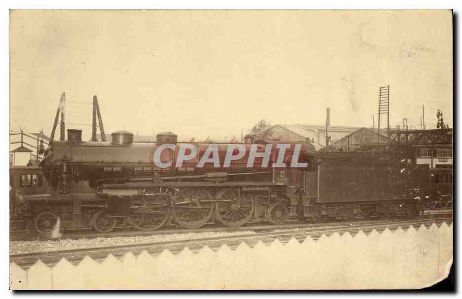 CARTE PHOTO Train Calais rentrant aud epot 