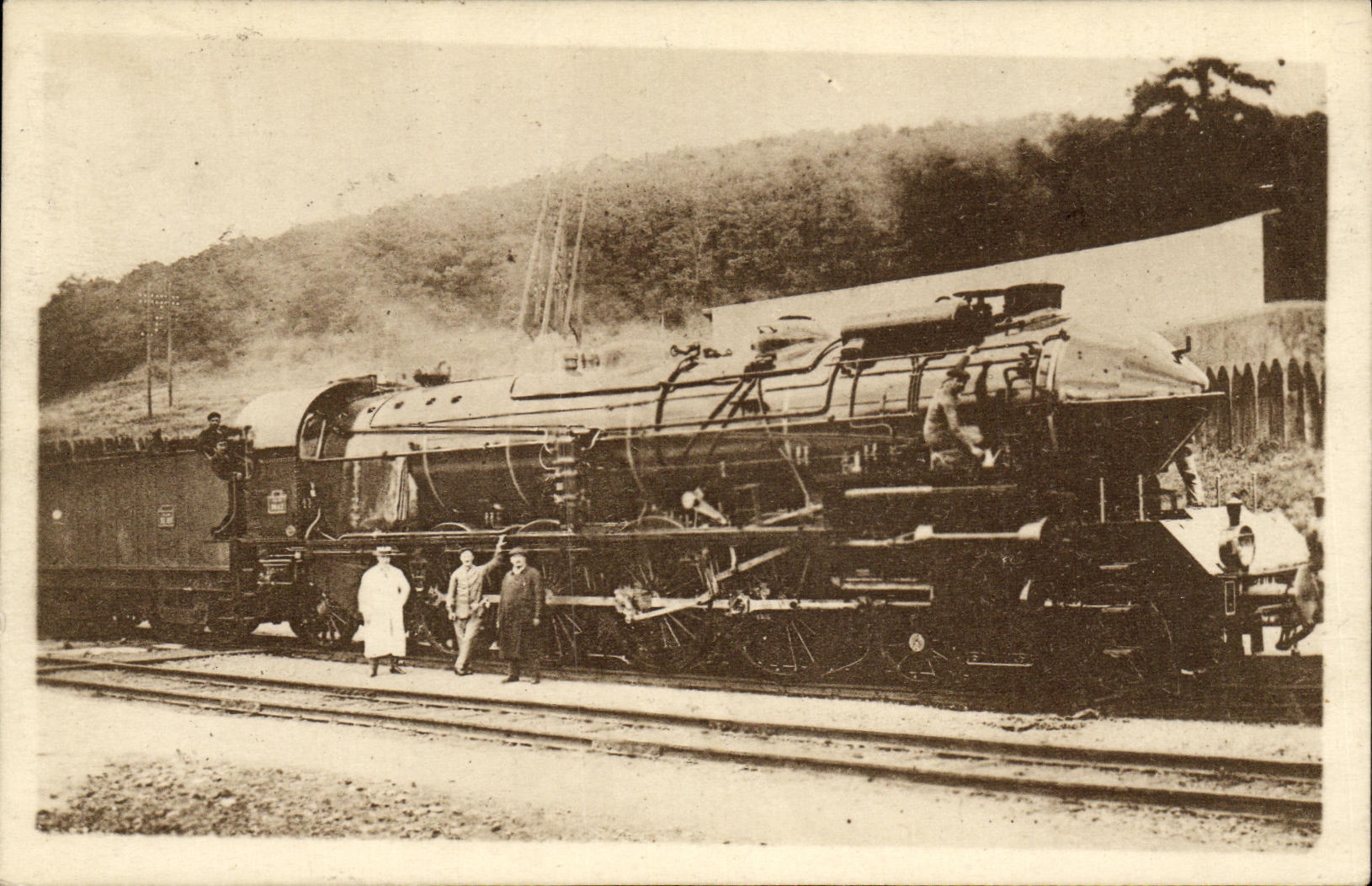 CPA Train Usine du Creusot Locomotive Mountain des Etabs Schneider