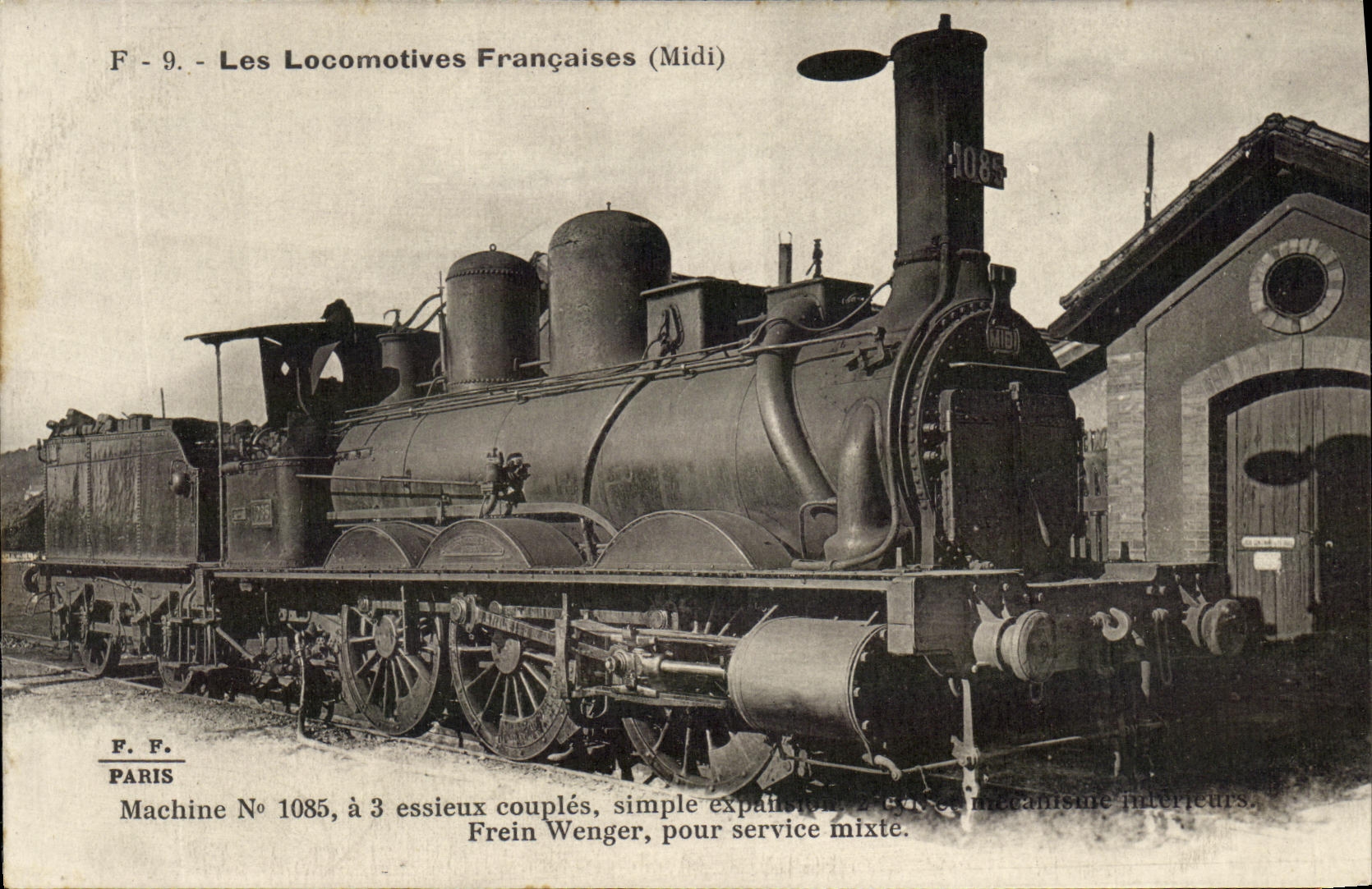 CPA Train Locomotive Machine 1085 a 3 essieux couples