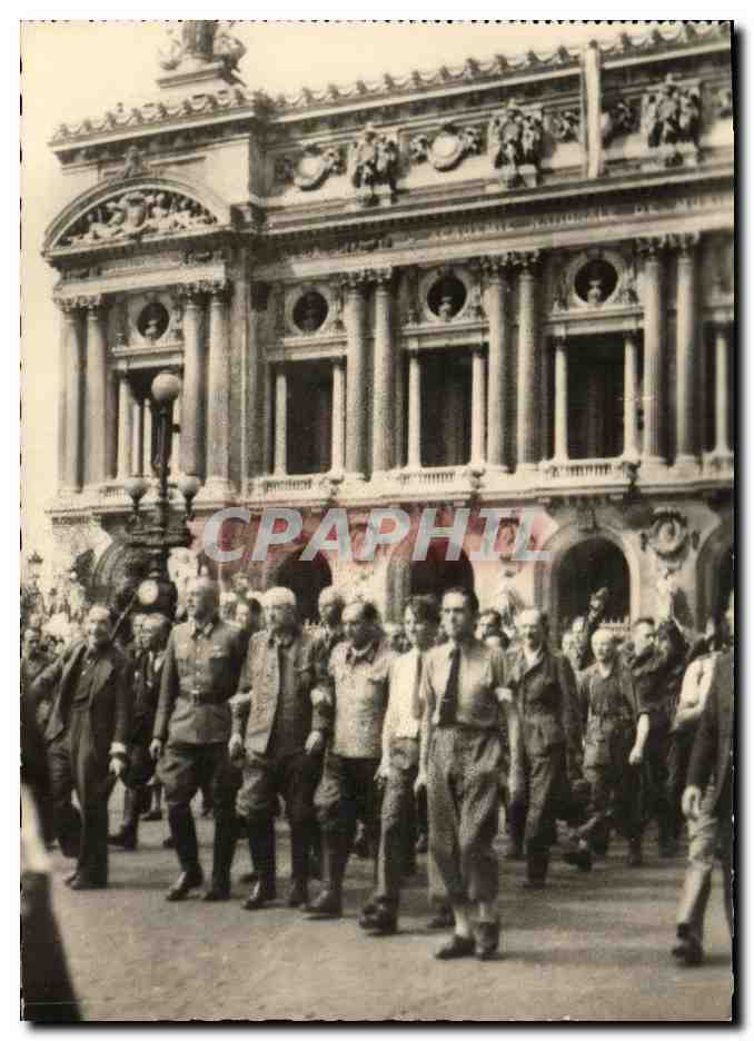 CPM Militaria 2eme guerre mondiale Liberation de Paris Prisonniers allemands place de l'Opera