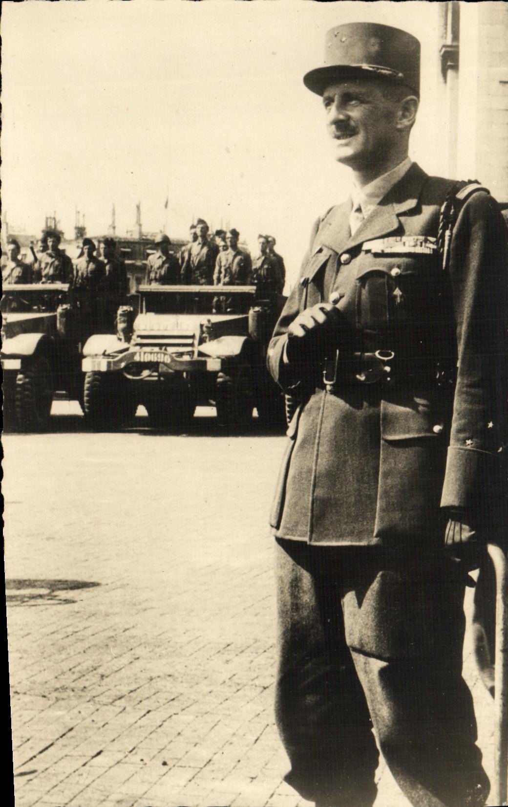 CPM Militaria 2eme guerre mondiale General Leclerc