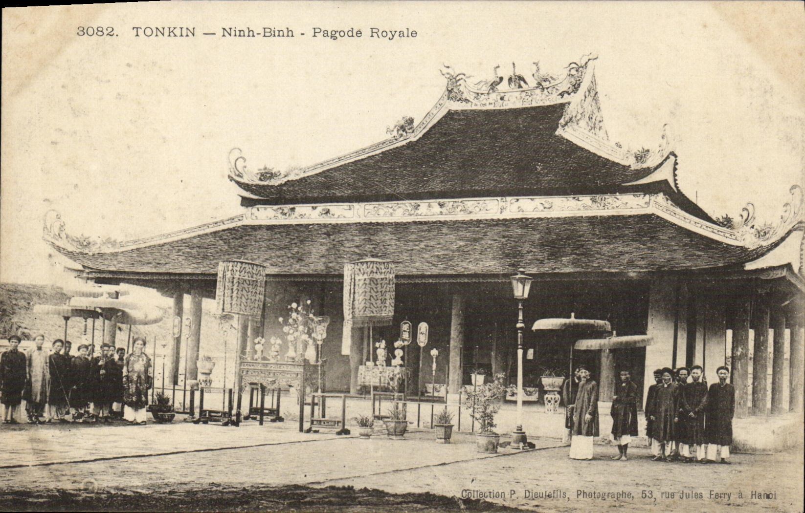 Ninh-Binh - Pagode Royale — Collection P. Dieuieffils, Photographe, 53, rue Jules Ferry à Hanoï