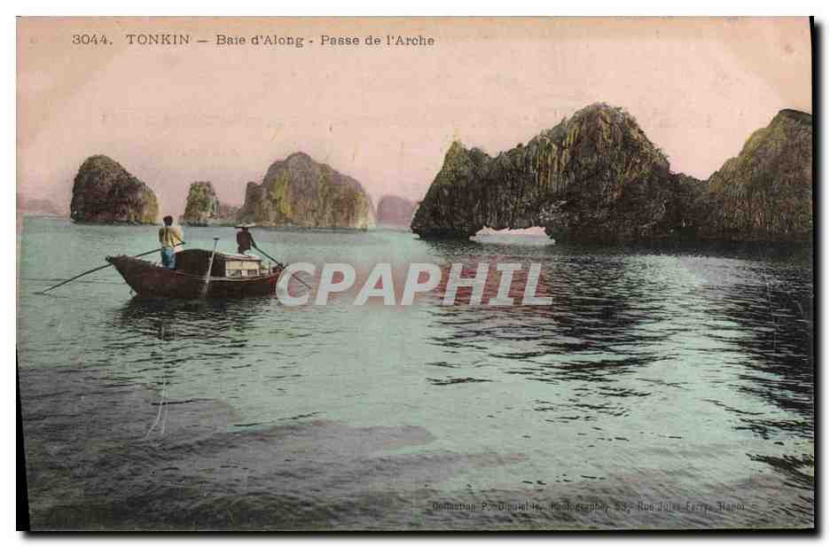 CPA Indochine Tonkin Baie d'Along Passe de l'arche