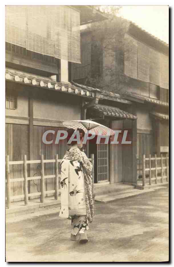 CPA Japon Nippon Femme et ombrelle 