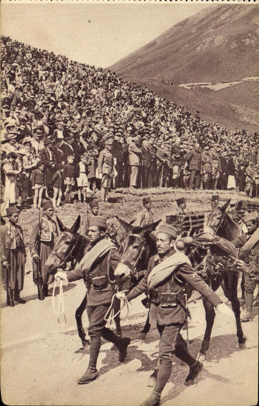 CPA Militaria Col du Lautaret