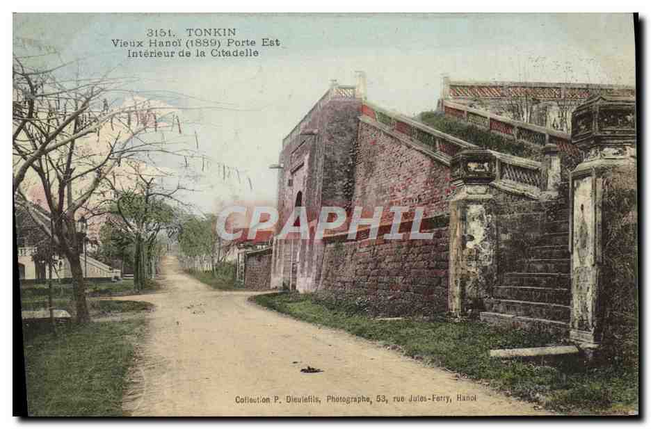 Hanoï (Tonkin) — Intérieur de la Citadelle — Photographie P. Dieulefils