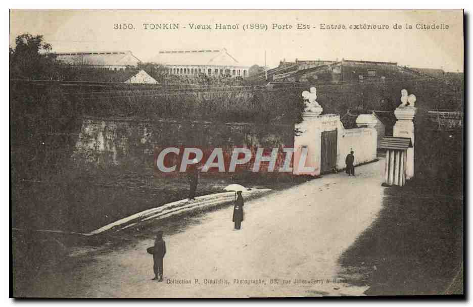 CPA Tonkin Vieux Hanoi Porte Est Entree exterieure de la Citadelle 