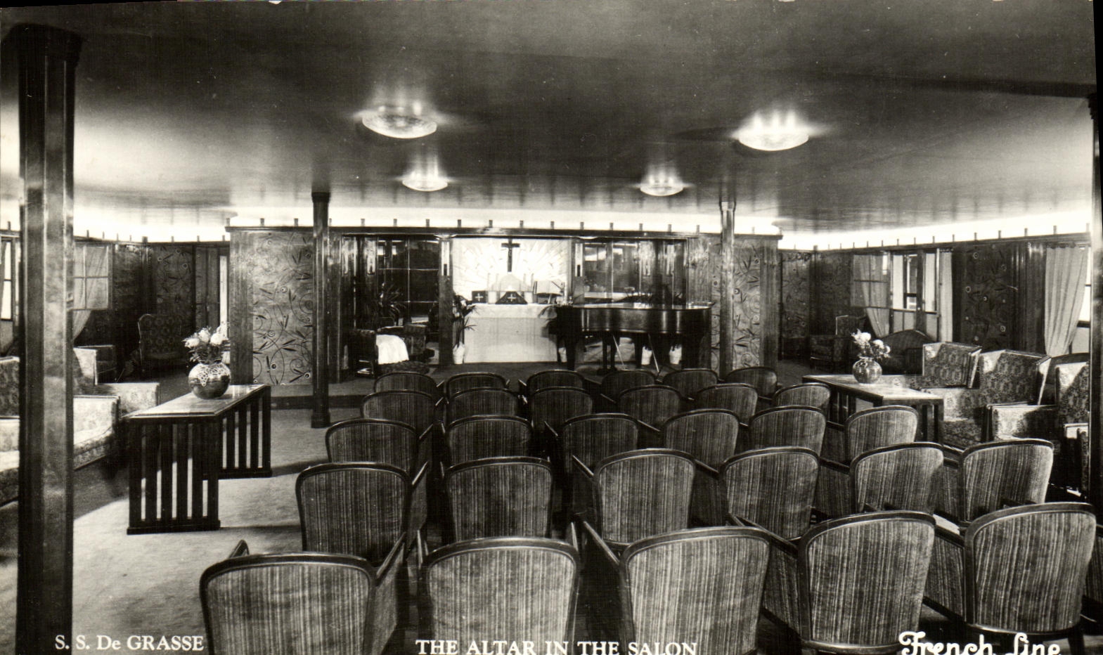 S.S. De Grasse — L'Autel dans le salon — French Line