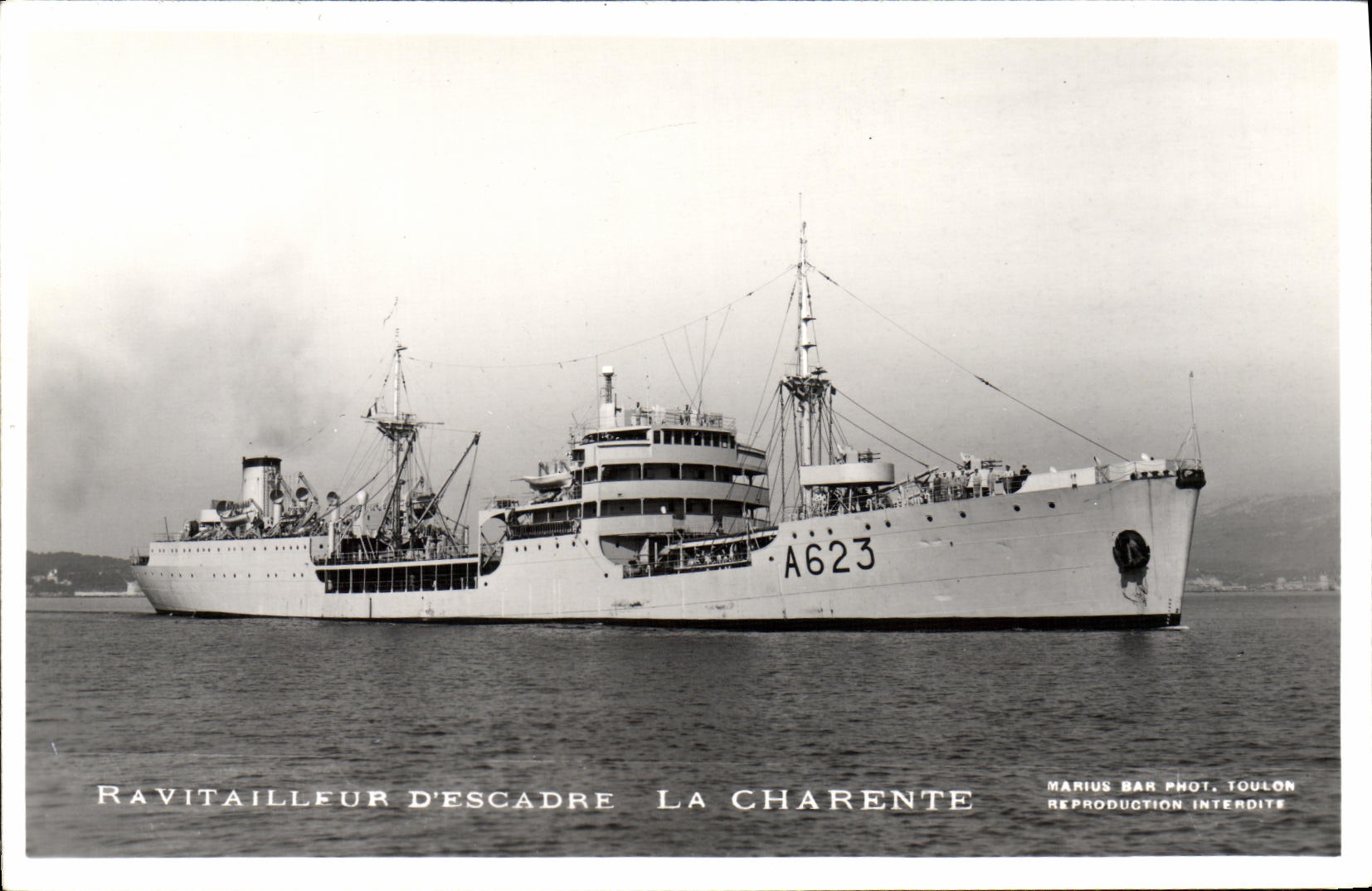 CPA Bateau Ravitailleur D'Escadre La Charente