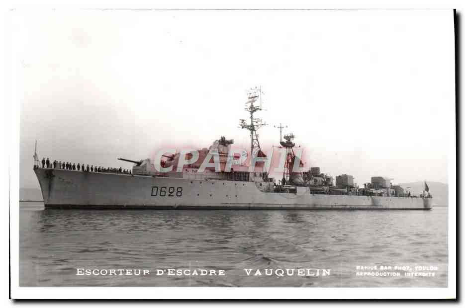 CPA Bateau Escorteur D'Escadre Vauquelin