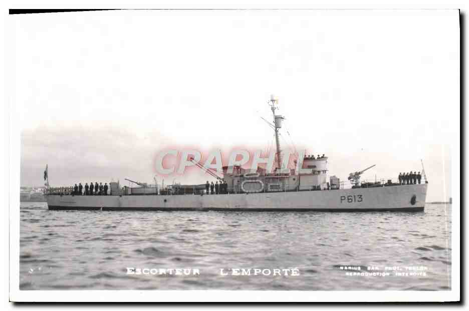 CPA Bateau Escorteur L'Emporte
