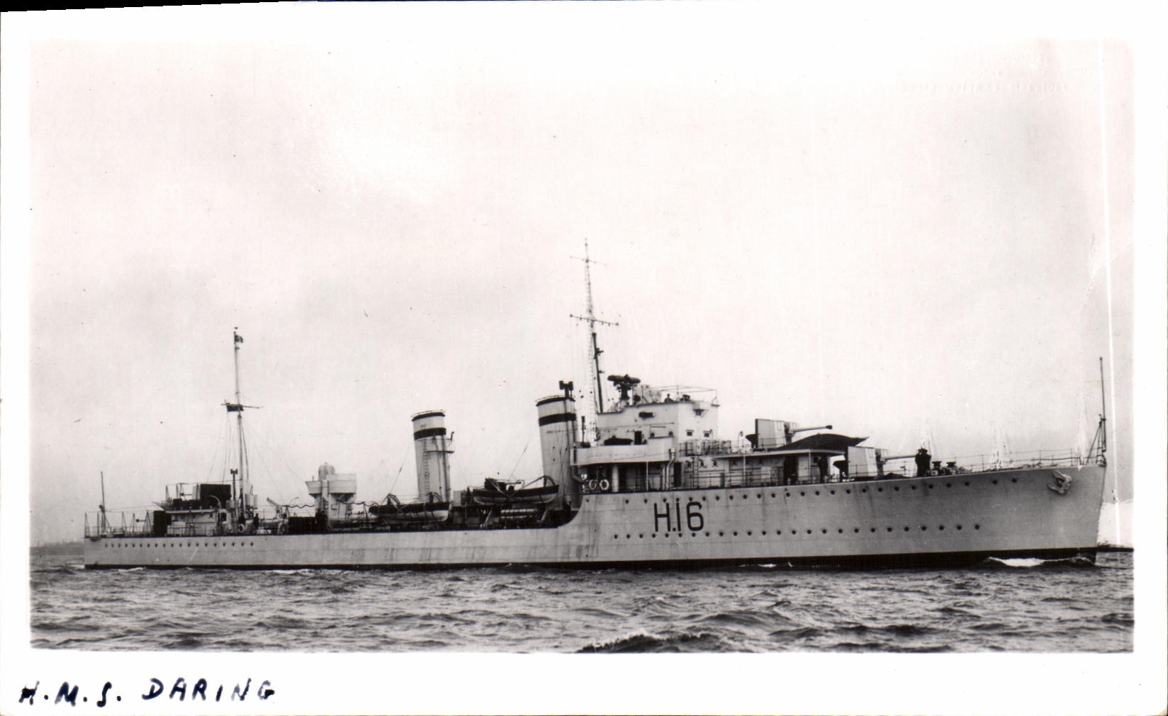 CPA Bateau Daring