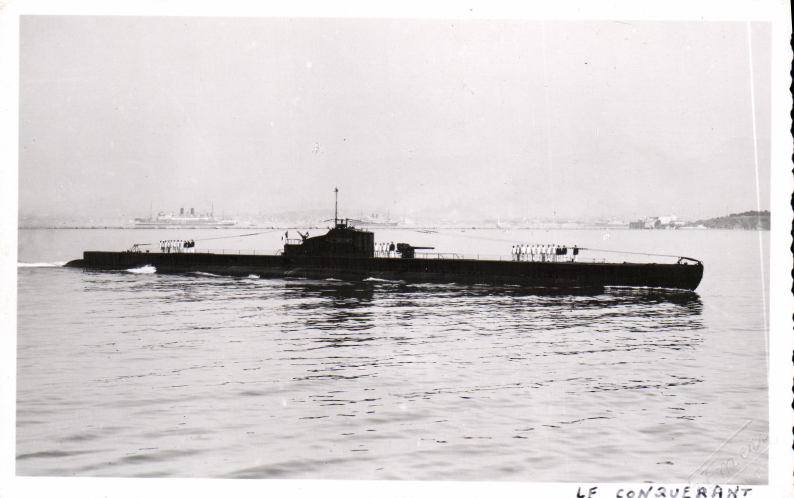 CPA Bateau Sous marin Le Conquerant