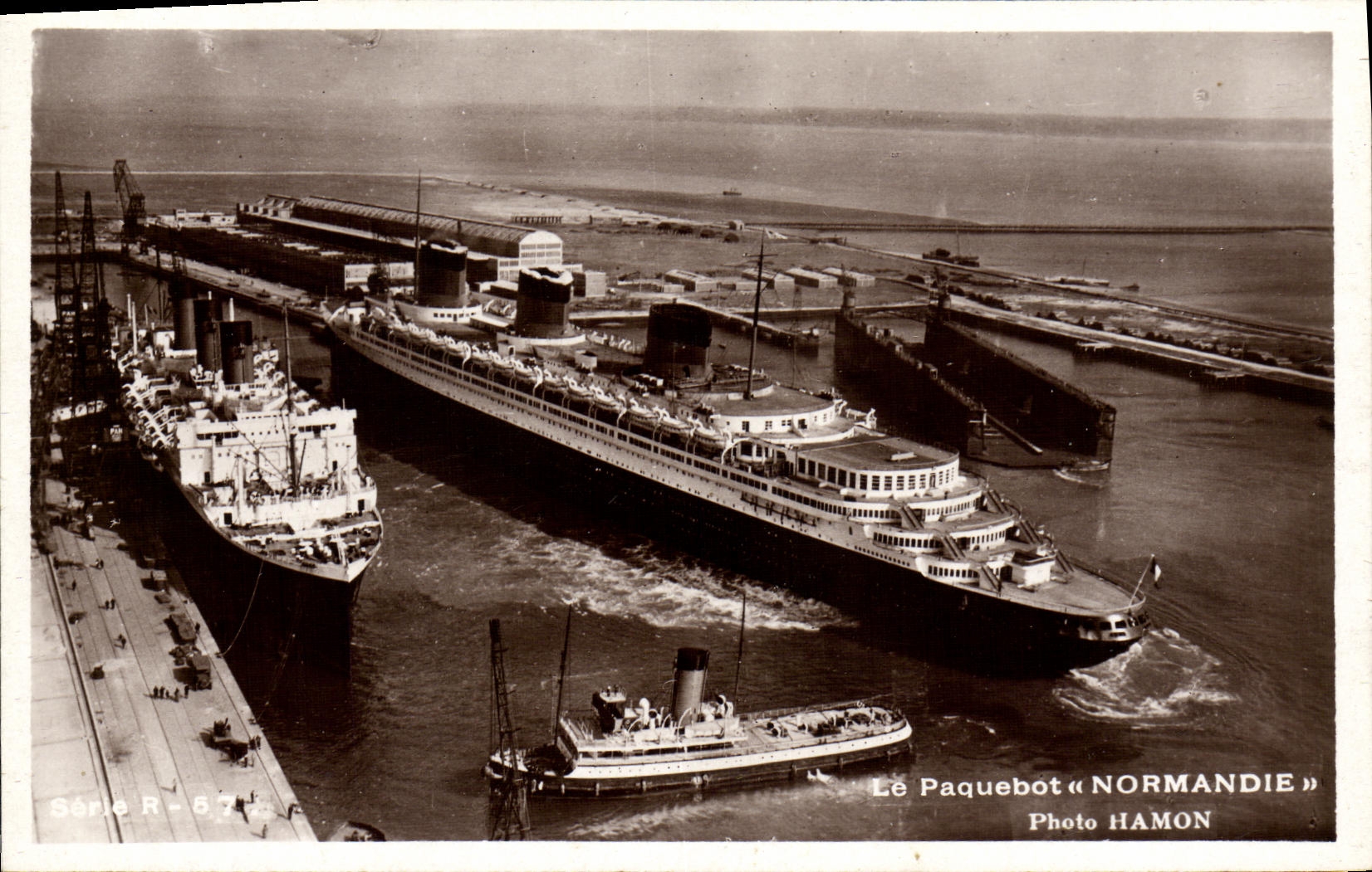 Le Paquebot « NORMANDIE » — Série R-57 — Photo HAMON
