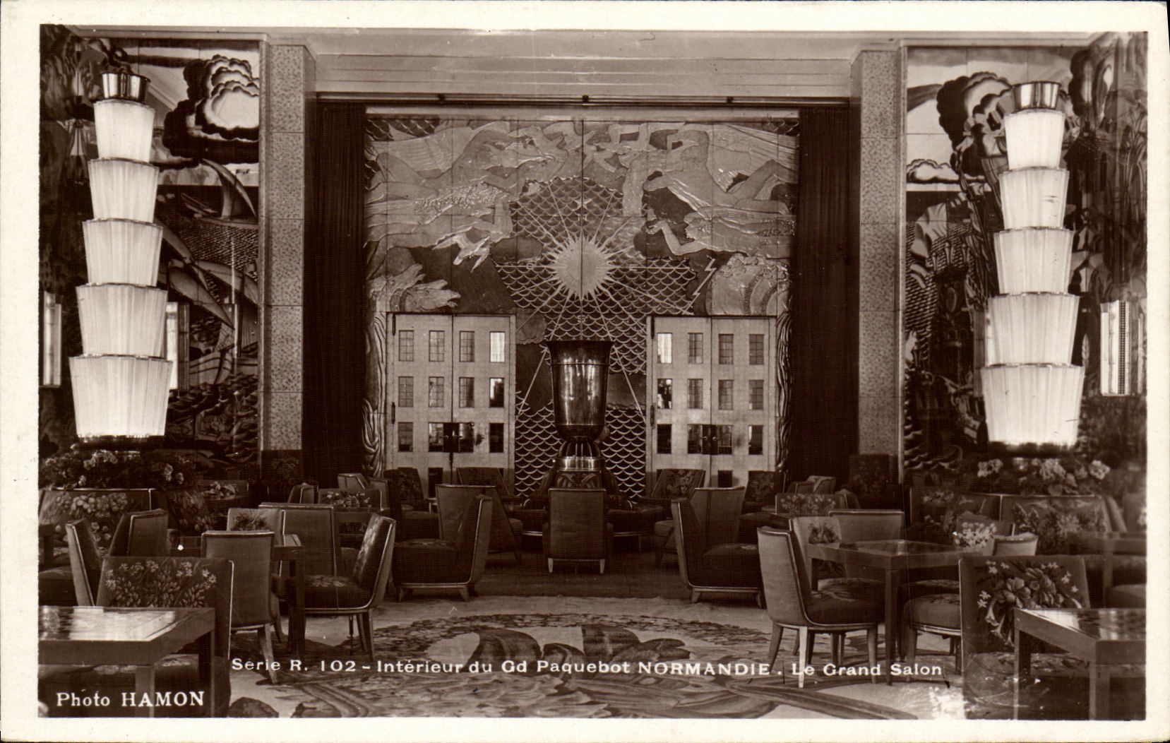 Intérieur du paquebot NORMANDIE — Le Grand Salon — Photo HAMON, Série R. 102