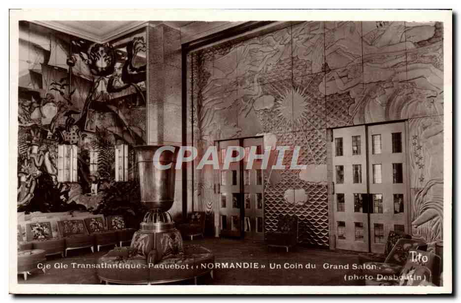 CPA Bateau Interieur du Paquebot Normandie Un Coin du Grand Salon