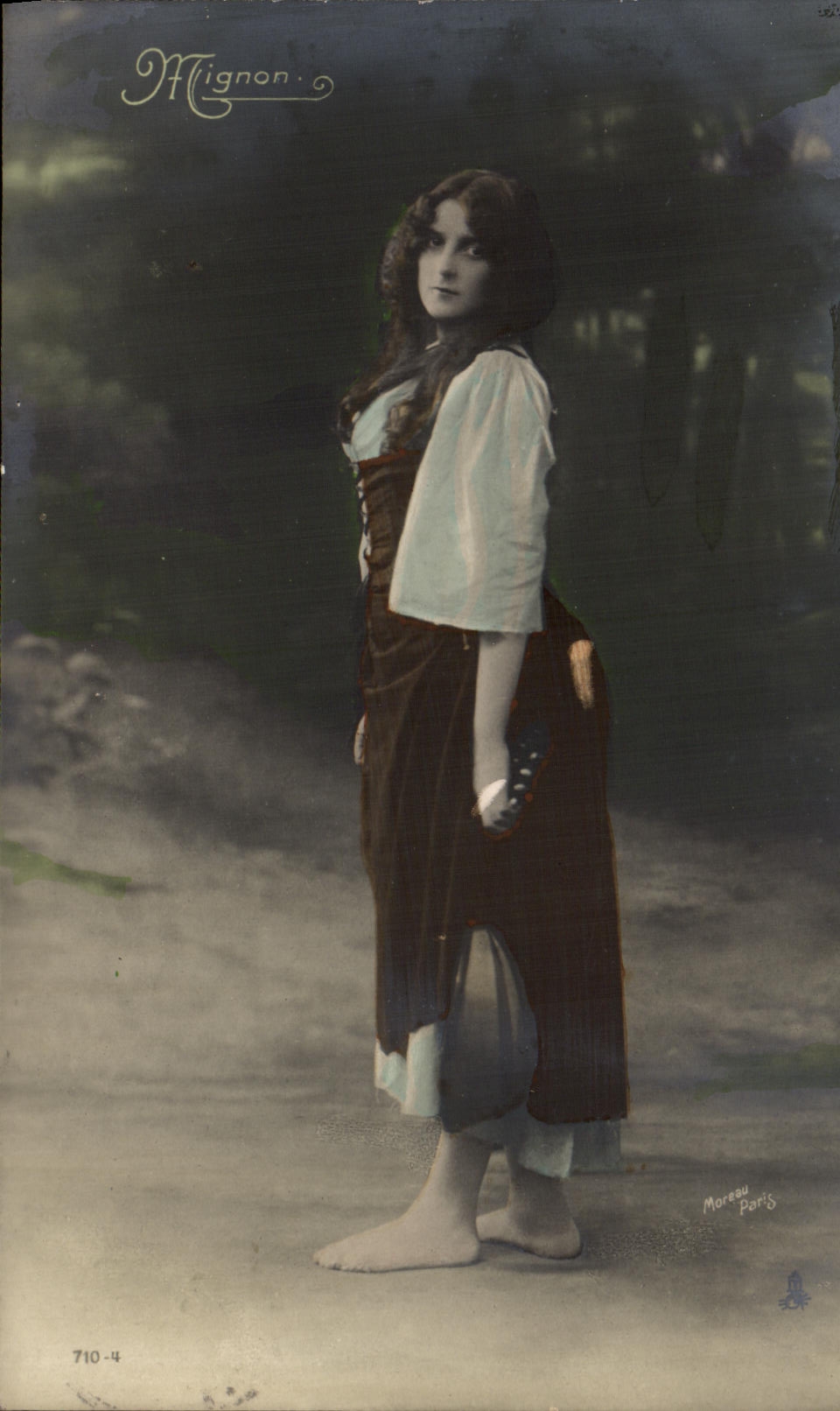 Jeune femme en tenue orientale — Mignnon — Morsaou Paris, série 710-4