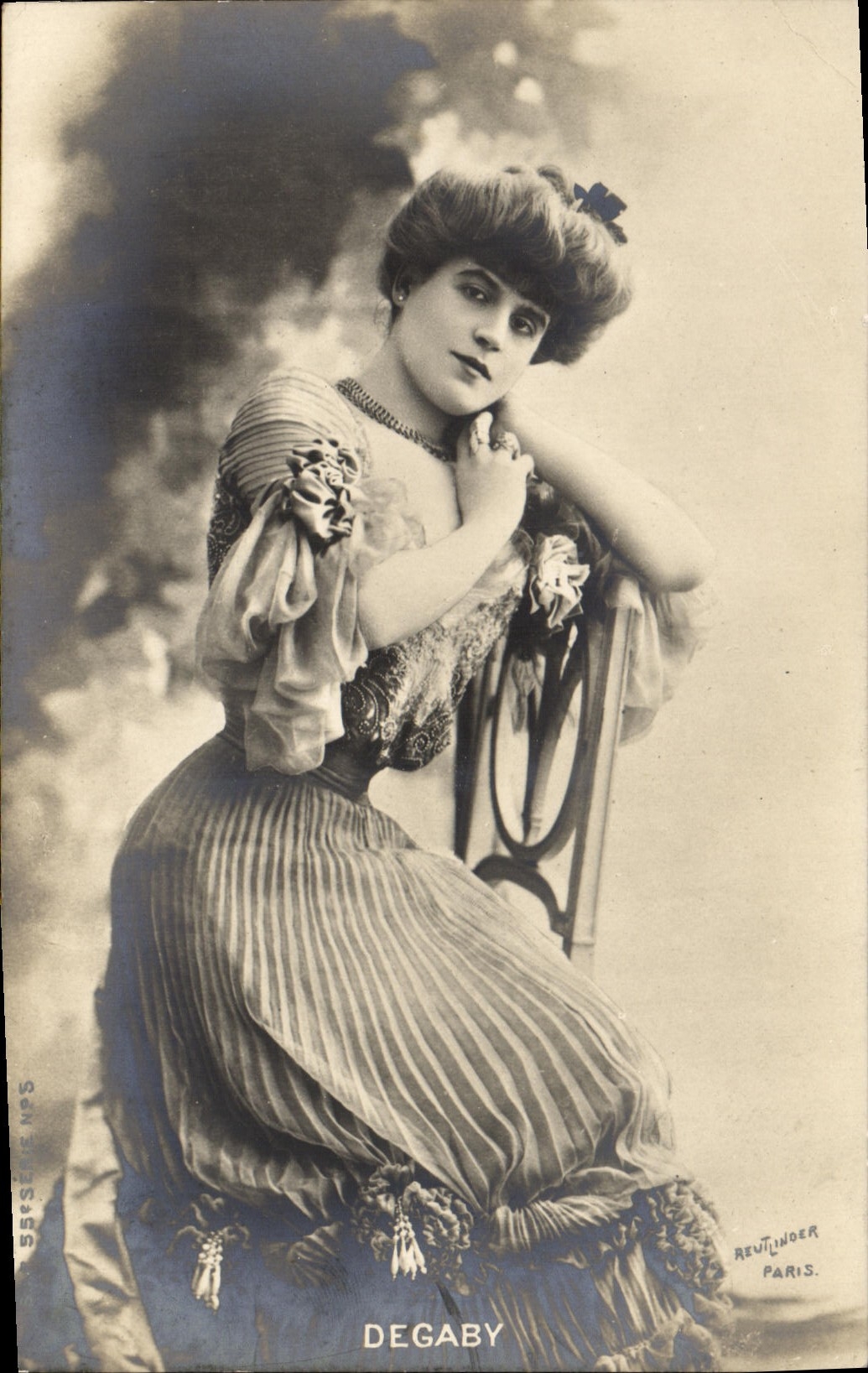Degaby — Portrait de la chanteuse — Reutlinger Paris, série Série No.5