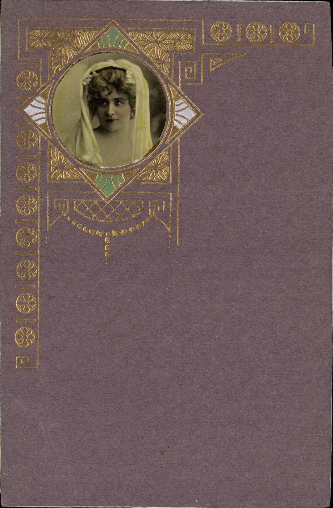 Jeune femme en voile — style Art nouveau — éditeur P, n° de série non visible