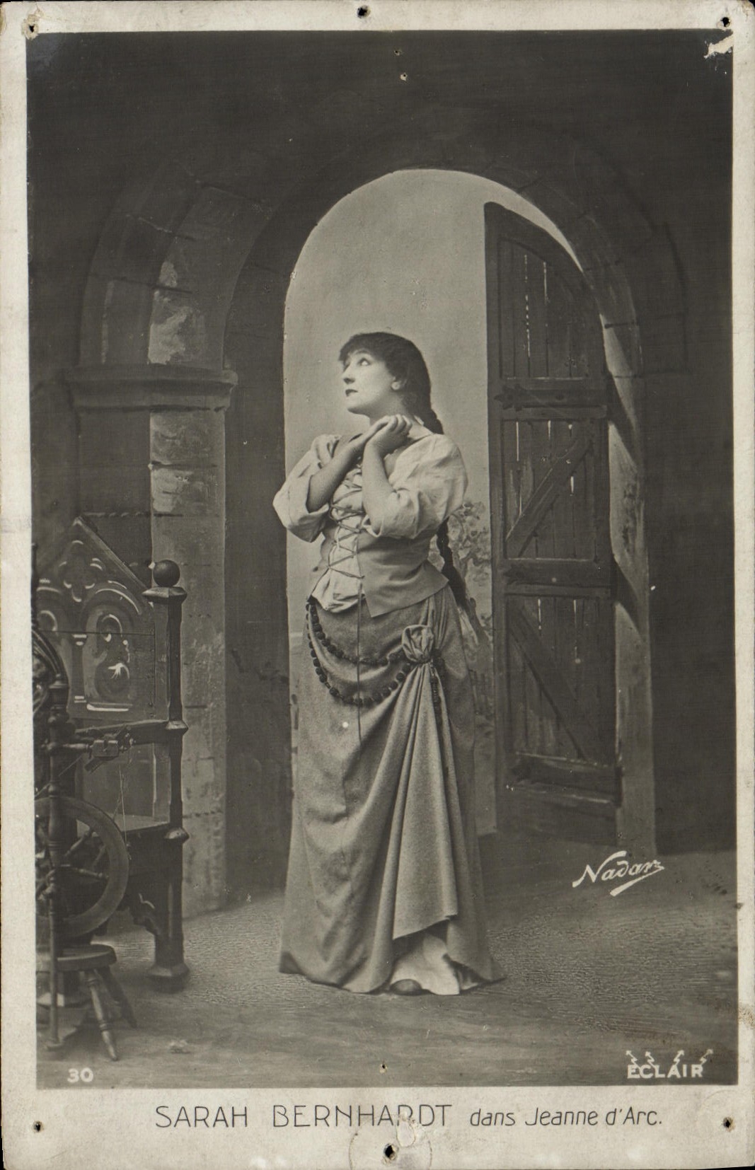 CPA Fantaisie Sarah Bernhardt dans Jeanne d'Arc