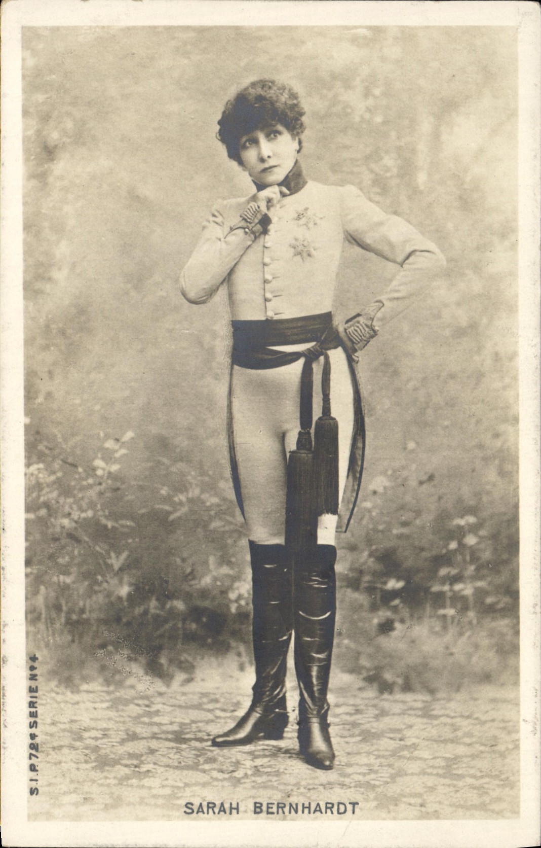 Sarah Bernhardt — en costume de soldat — S.I.P. Série N°4