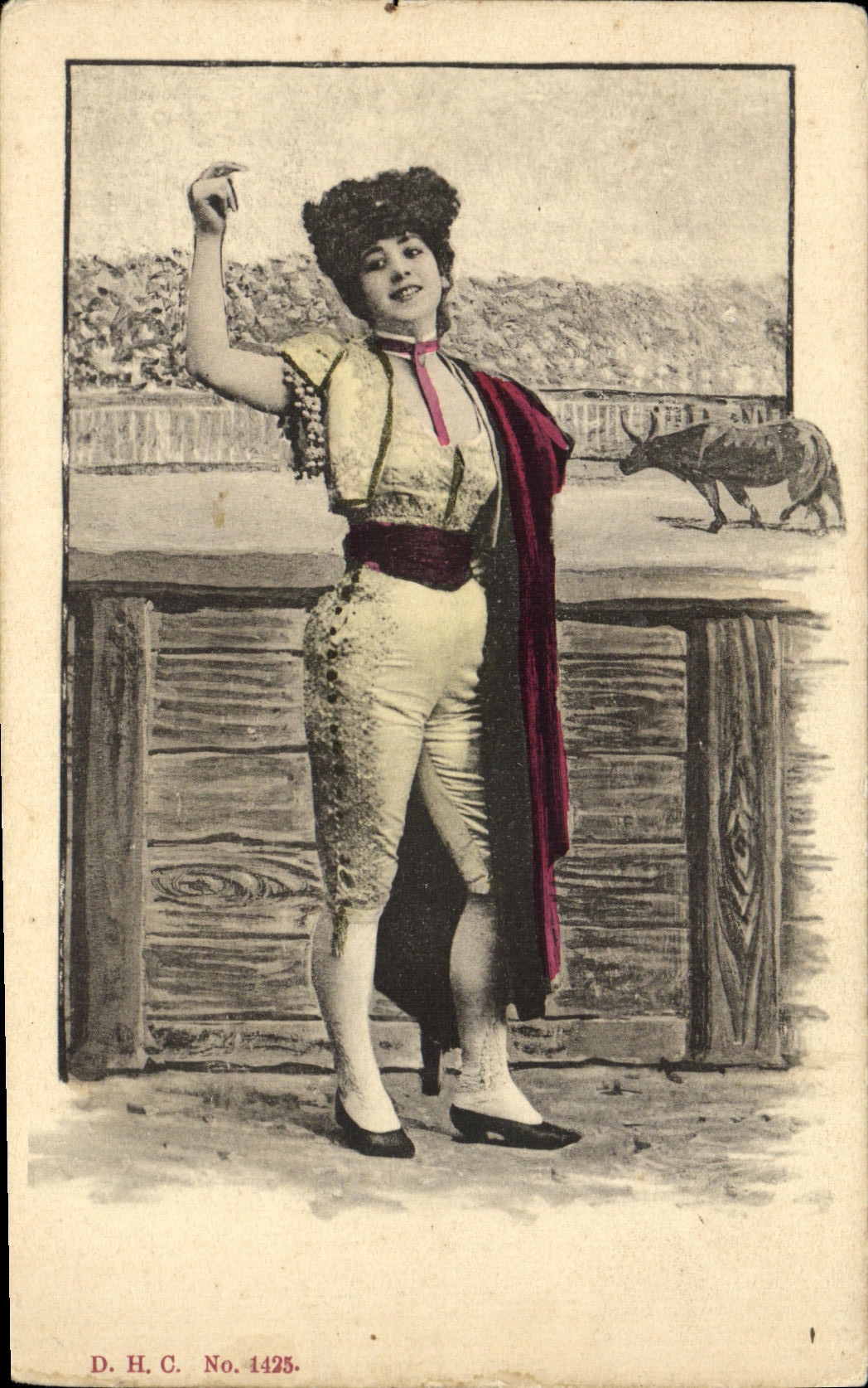 CPA Fantaisie Femme Corrida Taureau