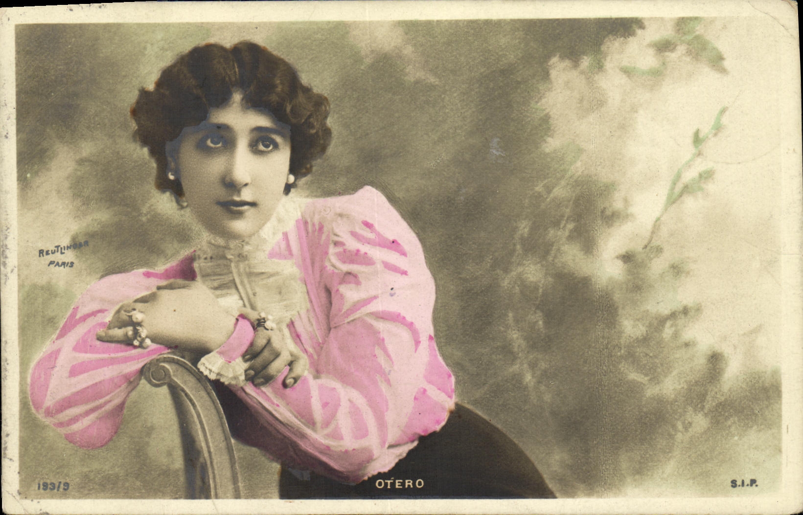 Portrait de la chanteuse OTERO — photographie colorisée — Reutumbur, Paris, S.I.P. n° 19379