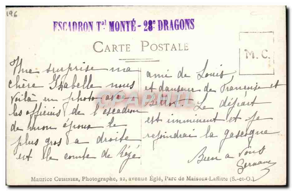 Groupe d'officiers et deux femmes — Escadron T²¹ Monté - 28ᵉ Dragons — Photographe Maurice GUISINIER — Reverso