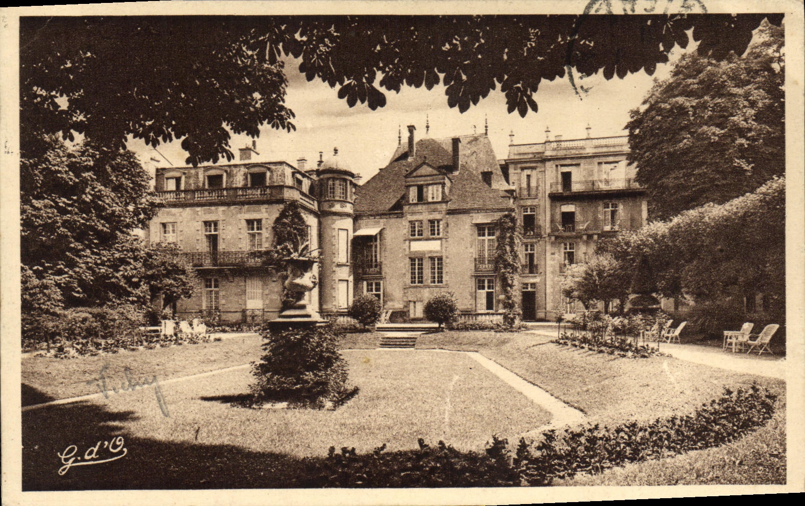 CPA Vichy Pavillon de Madame de Sevigne 