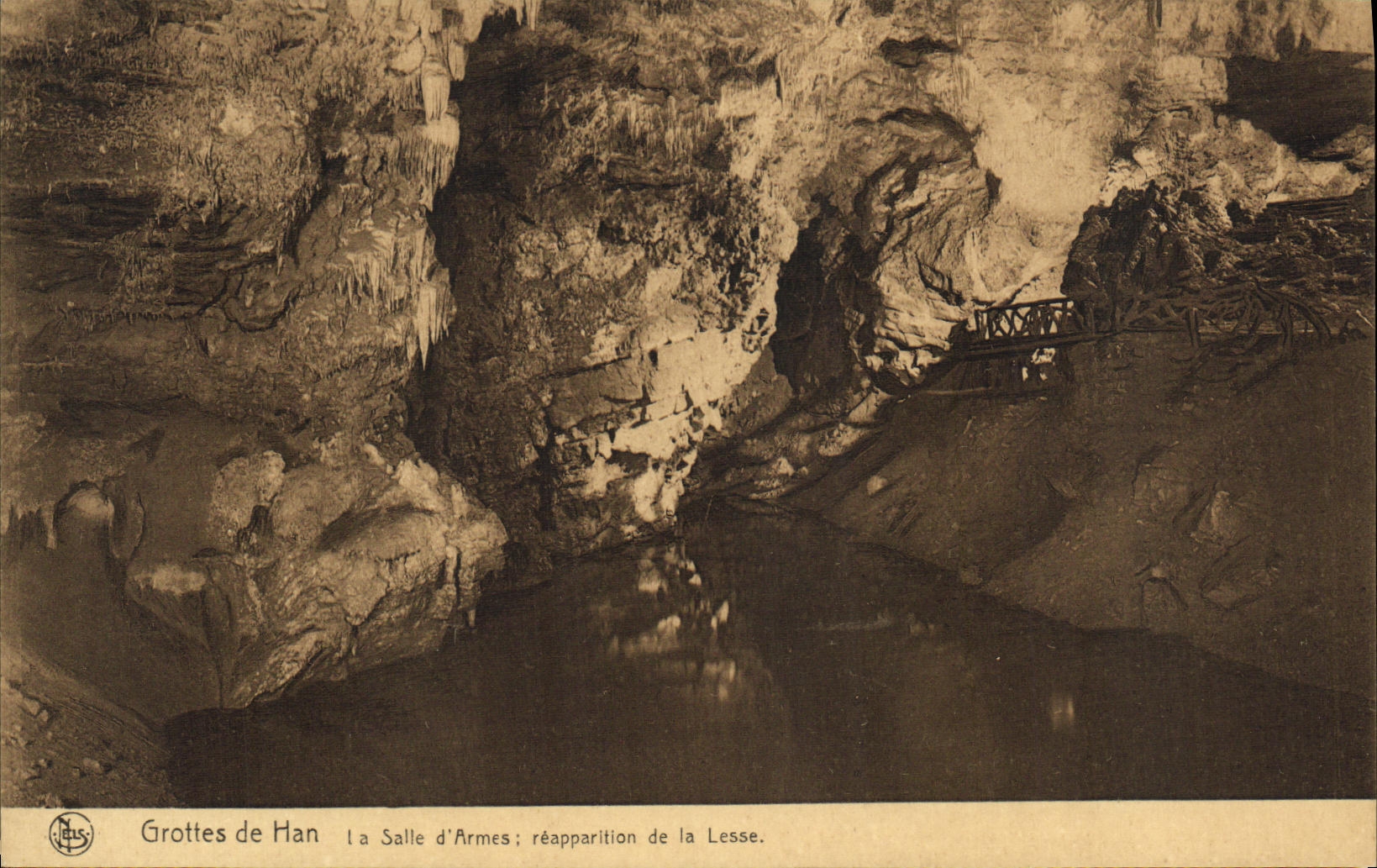 CPA Grottes de Han La salle d'armes Reapparition de la lesse