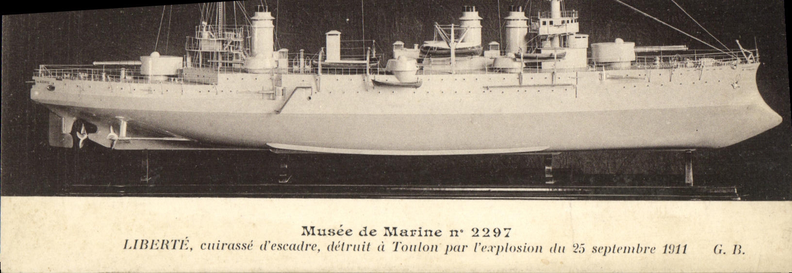 CPA Musee de marine Liberte Cuirasse d'escadre Toulon Explosion 1911