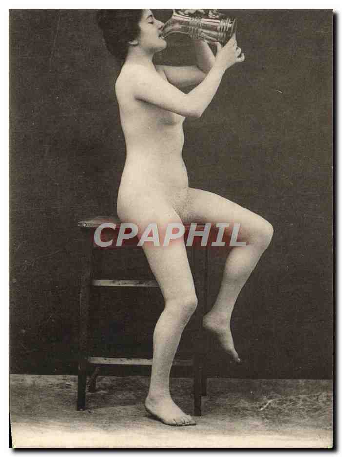 Nue buvant d'un vase — phototypie — CPAPHIL n° 177