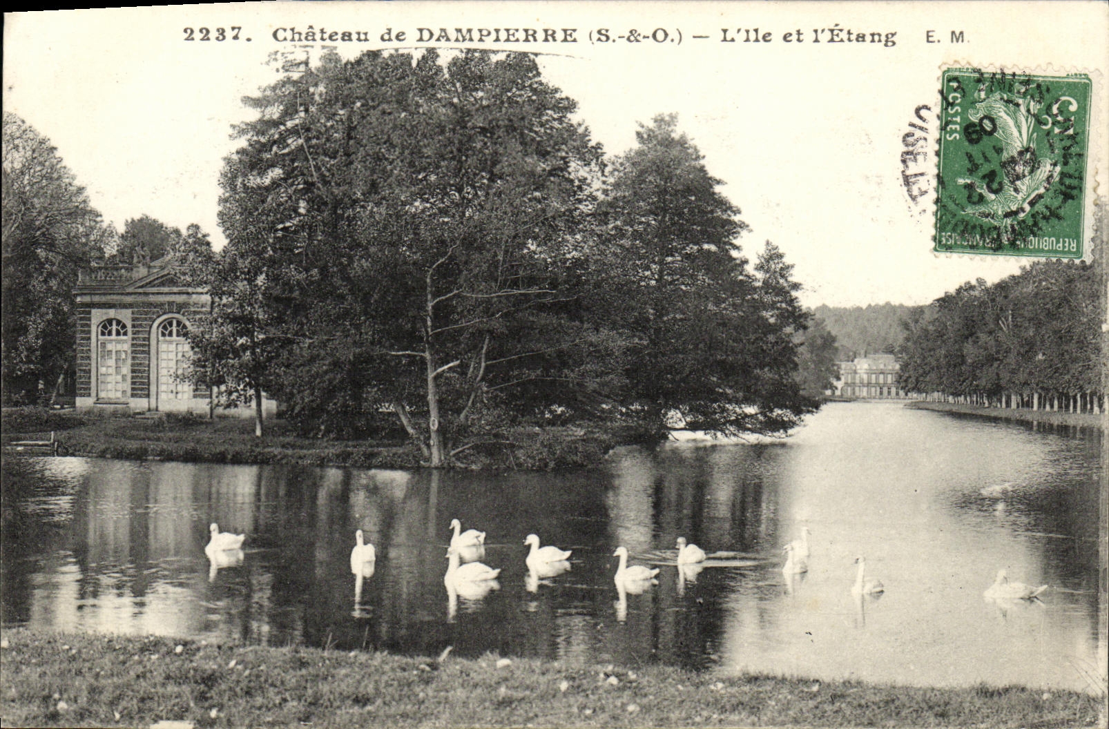 CPA Chateau de Dampierre L'ile et l'etang Cygnes 