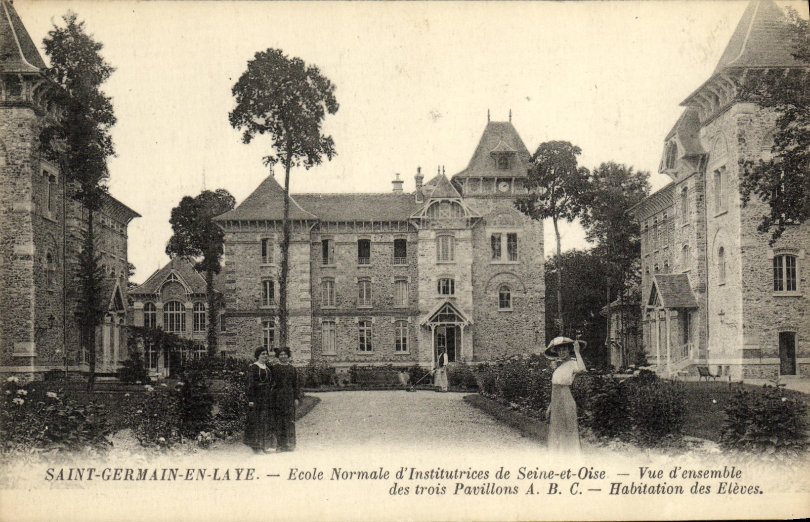 Saint-Germain-en-Laye — École Normale d'Institutrices de Seine-et-Oise — Vue d'ensemble des trois Pavillons A, B, C — Habitation des Élèves
