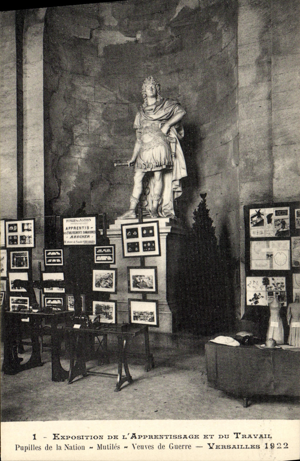 Ausstellung zum Lernen und Arbeiten — Pupilles de la Nation, Verwundete, Witwen — Versailles 1922