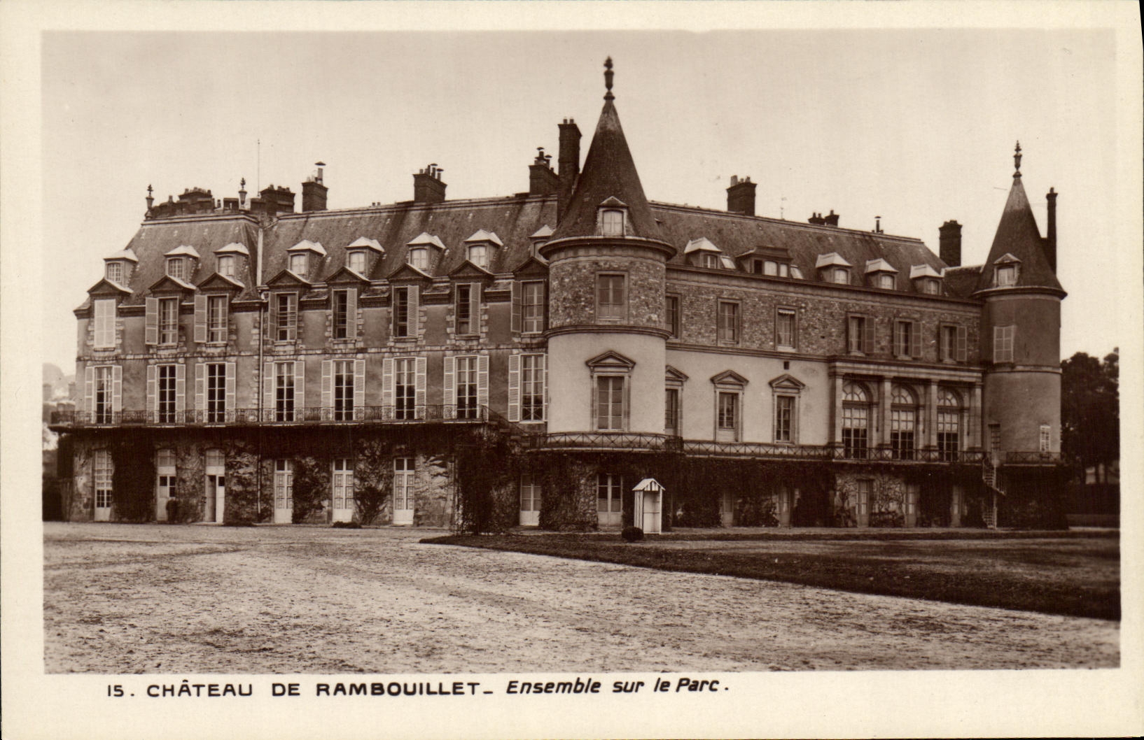 Château de Rambouillet — Ensemble sur le Parc — CPAPHIL n°15