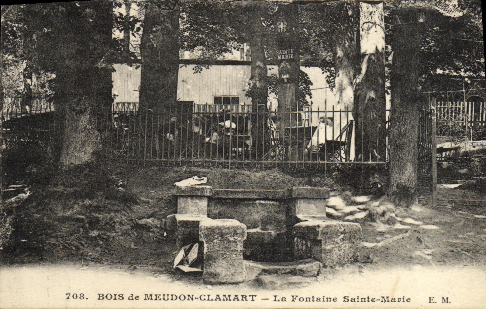 CPA Bois de Meudon La Fontaine Sainte Maire 