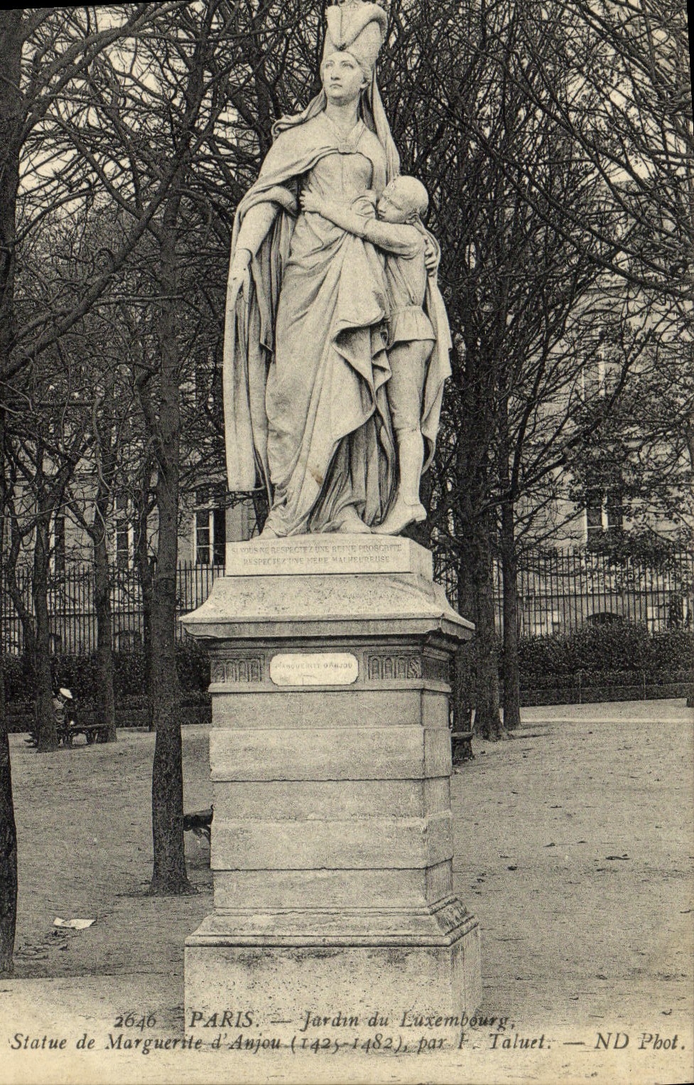 Statue de Marguerite d'Anjou — Jardin du Luxembourg — ND Phot.