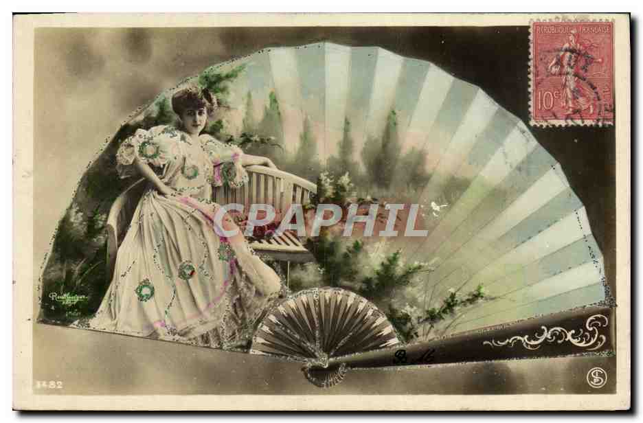 CPA Fantaisie Femme Eventail