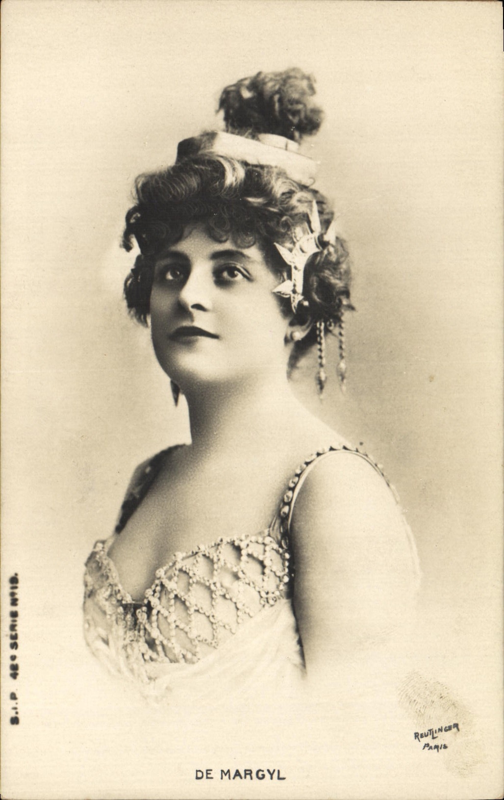 De Margyl — Portrait de la chanteuse — Reutlinger Paris