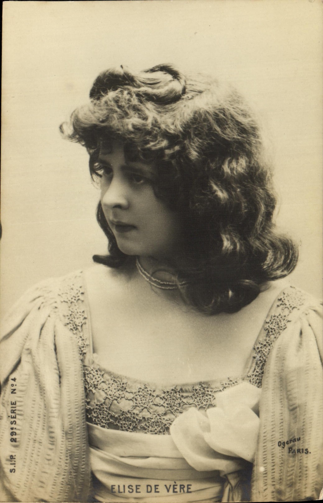 Elise de Vère — Portrait — Ogerau Paris, S.I.R. 29e Série N°4