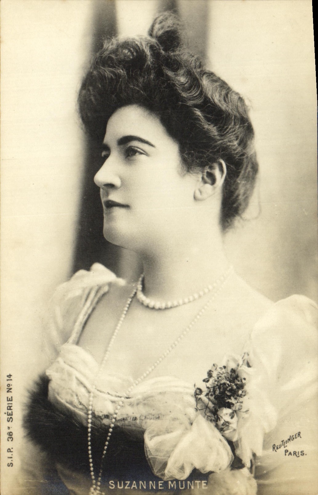 Suzanne Munte — portrait en buste — S.I.R. 36e série N°14, Reutinger Paris