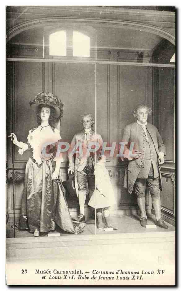 CPA Musee Carnavalet Costumes d'hommes Louis XV et Louis XVI Robe de femme Louis XVI