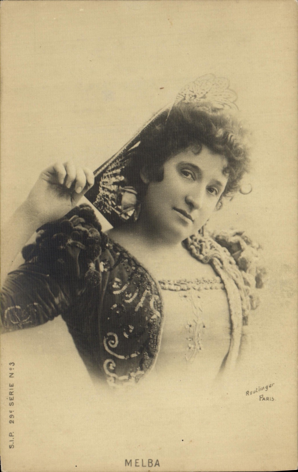 Melba — Portrait de la célèbre soprano — S.I.P. 29e série N°3, éditée par Reutlinger Paris - Anverso