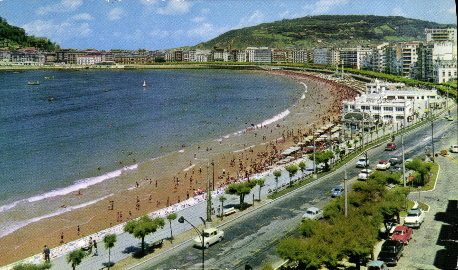CPM San Sebastian Promeande et la Plage de la Concha 