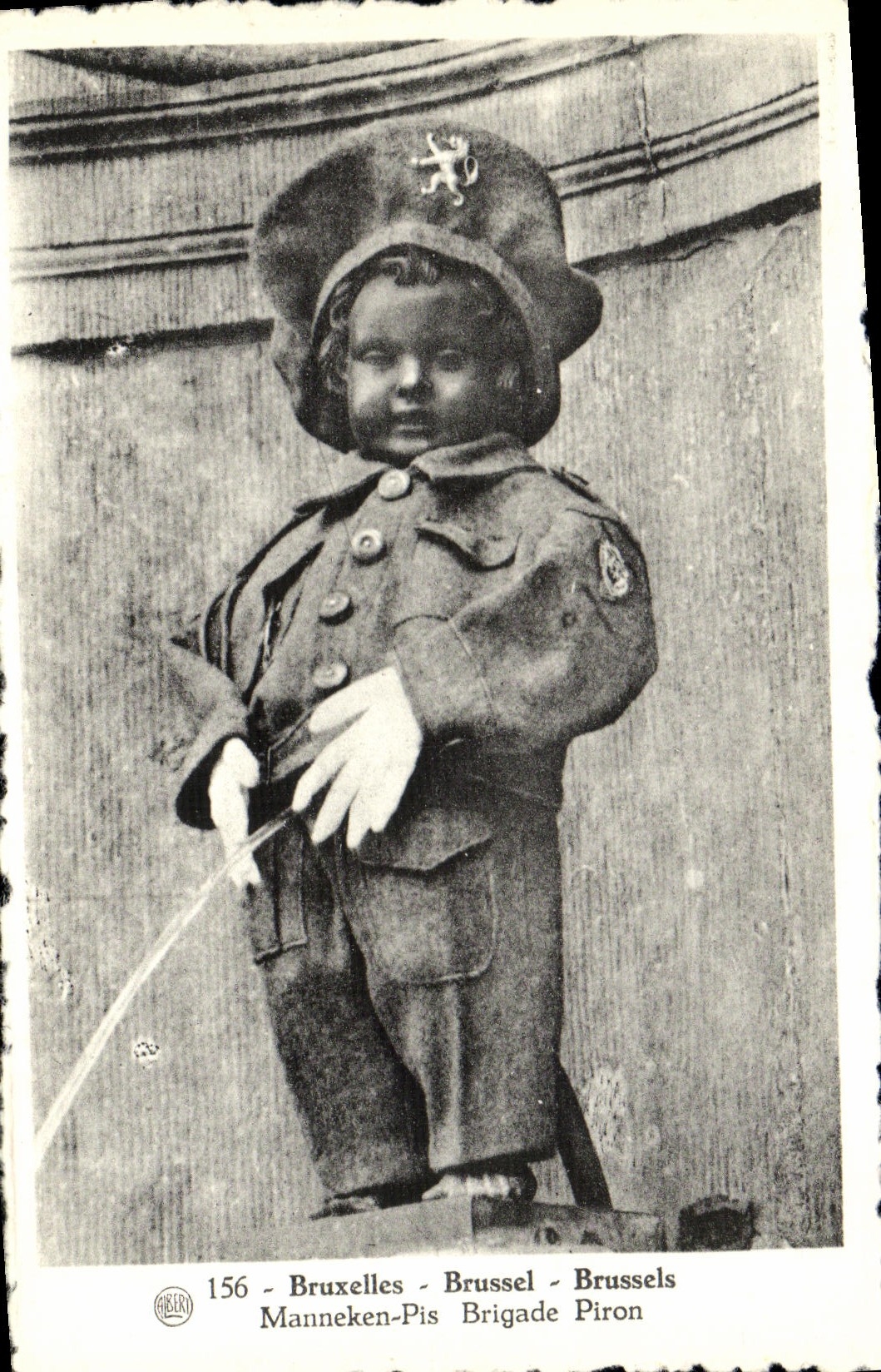 CPA Bruxelles Manneken Pis Brigade Piron