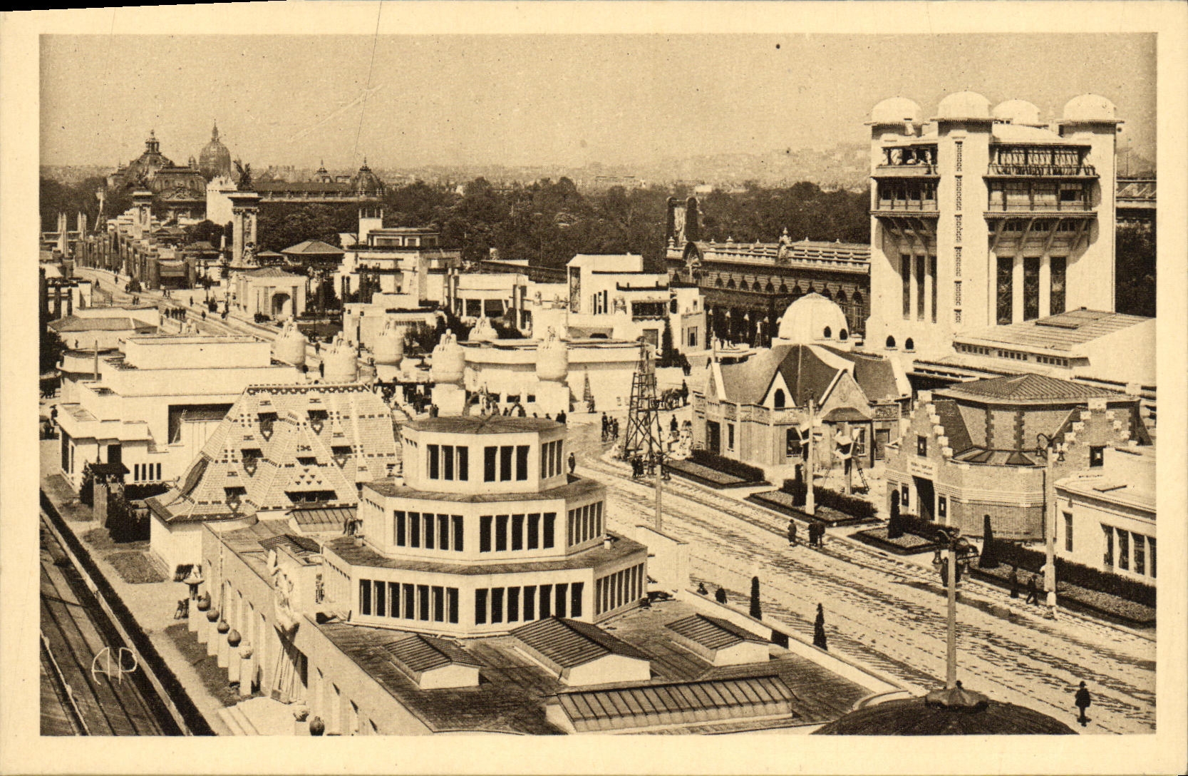 Paris - Exposition des Arts Décoratifs — Vue panoramique vers le Pont Alexandre-III