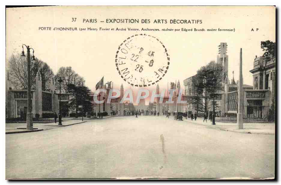 Paris – Exposition des Arts Décoratifs – Porte d'Honneur (par Henry Favier et André Ventre, réalisée par Edgard Brandt, maître ferronnier)